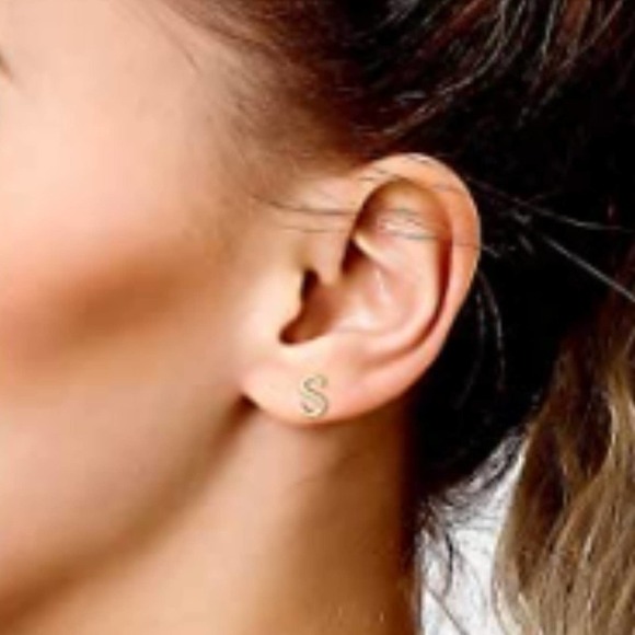 5 for $25 T Initial Earrings Gold Posts studs Letter Earrings Alphabet Earrings - Picture 3 of 9